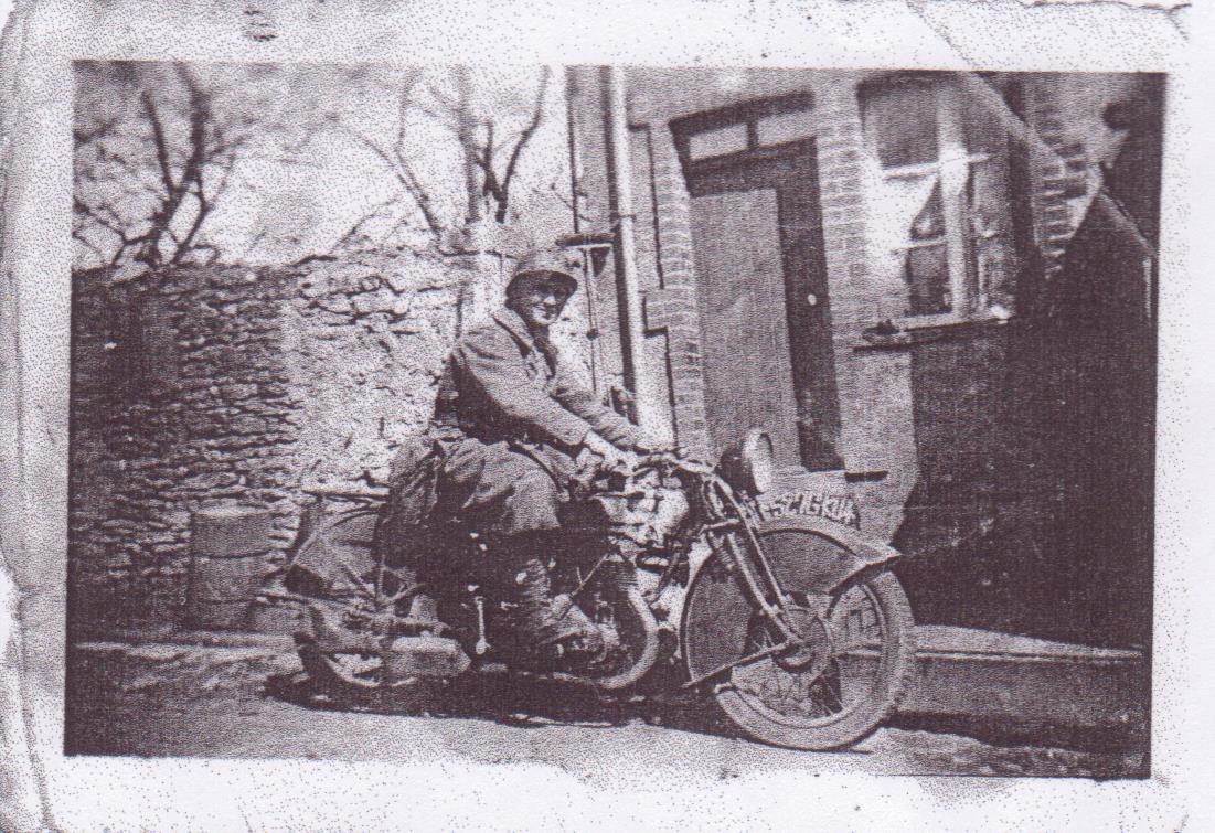 Ligne Maginot - DB13 - (Blockhaus pour canon) - Mon Grand-Père Henri Appenzeller, mécanicien diesel sur la Ligne Maginot. - Inconnu