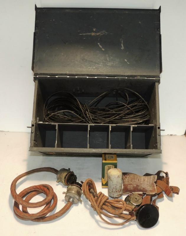 Ligne Maginot - Poste de radio ER 12 - La valise d'accessoires du poste ER 12