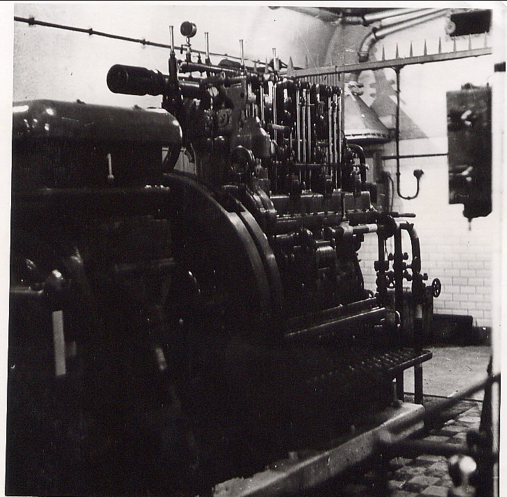 Ligne Maginot - WELSCHHOF - (Ouvrage d'infanterie) - L'un des groupes électrogène à moteur SMIM type 3SR19 délivrant 75 CV de l'usine électrique