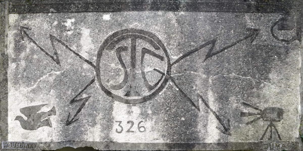 Ligne Maginot - HERRENFELD (II/34°RIF ) - (PC de Quartier) - Abri 6
Mise en évidence des inscriptions du cartouche du 326 ?