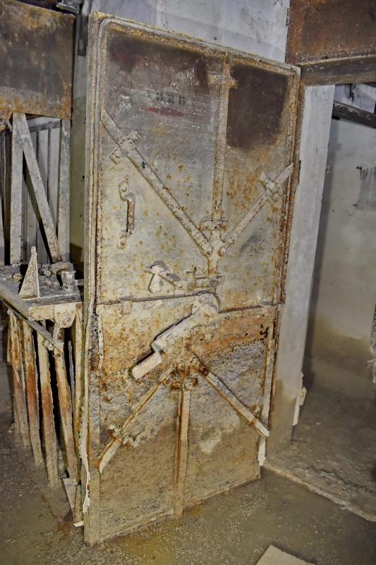 Ligne Maginot - SPORENINSEL - (Casemate d'infanterie - Double) - Chambre de tir nord
Porte étanche