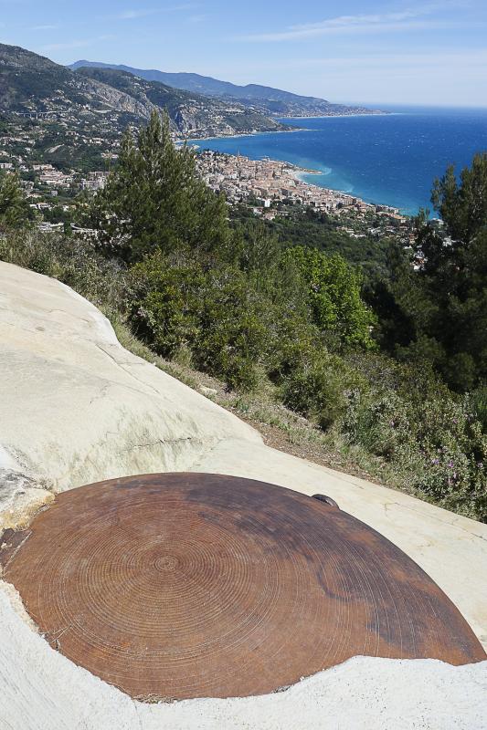 Ligne Maginot - ROQUEBRUNE - CORNILLAT - (Ouvrage d'artillerie) - Vue de la baie de Menton depuis la cloche JM du bloc 4. - M Teiten