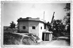 Ligne Maginot - SPICHEREN (MF DE) - (Poste GRM - Maison Forte) - Vue du coté route.