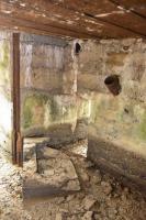 Ligne Maginot - CB228 - BOIS DE CATTENOM 01 - (Blockhaus pour canon) - Entrée des hommes, avec le cartouche CB-228 dessus et la goulotte lance-grenades.