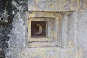 Ligne Maginot - GALGENBERG - A15 - (Ouvrage d'artillerie) - Entrée des hommes
Créneau FM de gauche