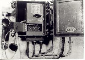 Ligne Maginot - TM 32 - Poste téléphonique étanche - Schéma de principe du poste 
Plaque apposée à l'interieur du couvercle du poste.