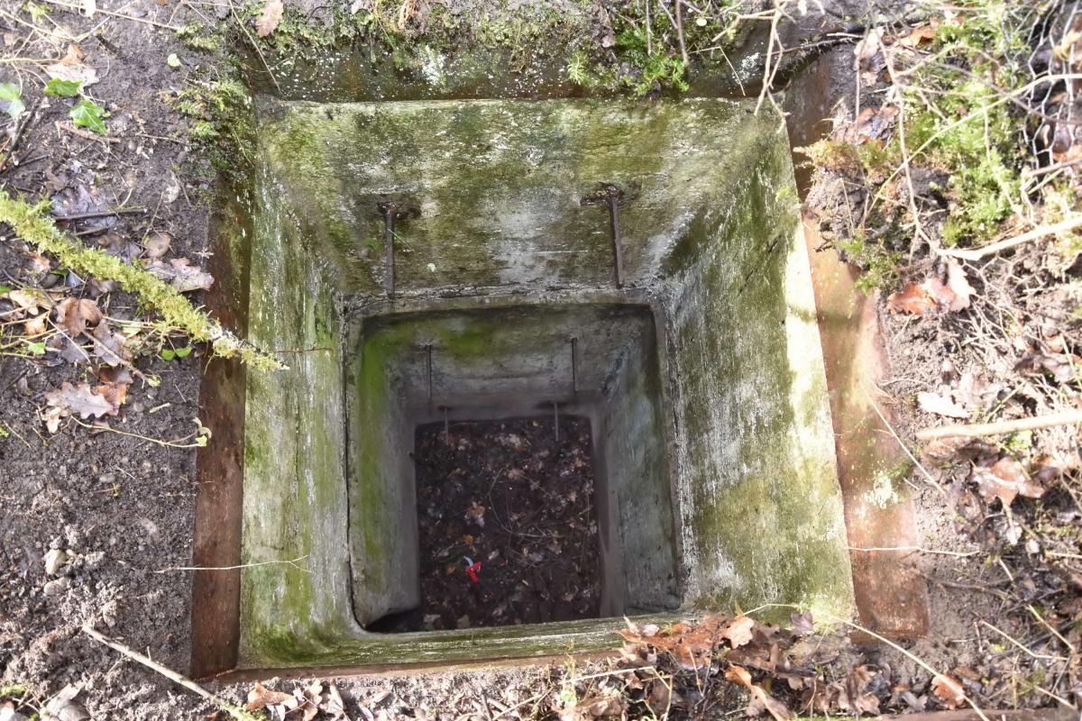 Ligne Maginot - 6M - (Chambre de coupure) - Puits d'entrée