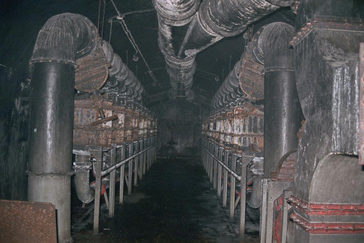 Ligne Maginot - MONTE GROSSO (MG) - E02 - (Ouvrage d'artillerie) - Station principale de ventilation après dévastation des câbles cuivrées