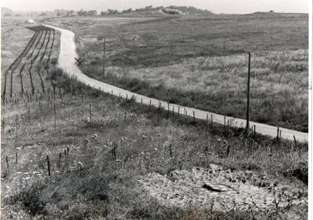 Ligne Maginot - SCHIESSECK - (Ouvrage d'artillerie) - Panorama depuis la cloche conjuguée de l'observatoire (Bloc 9)
Noter le volet de protection de la cloche VP Azu premier plan