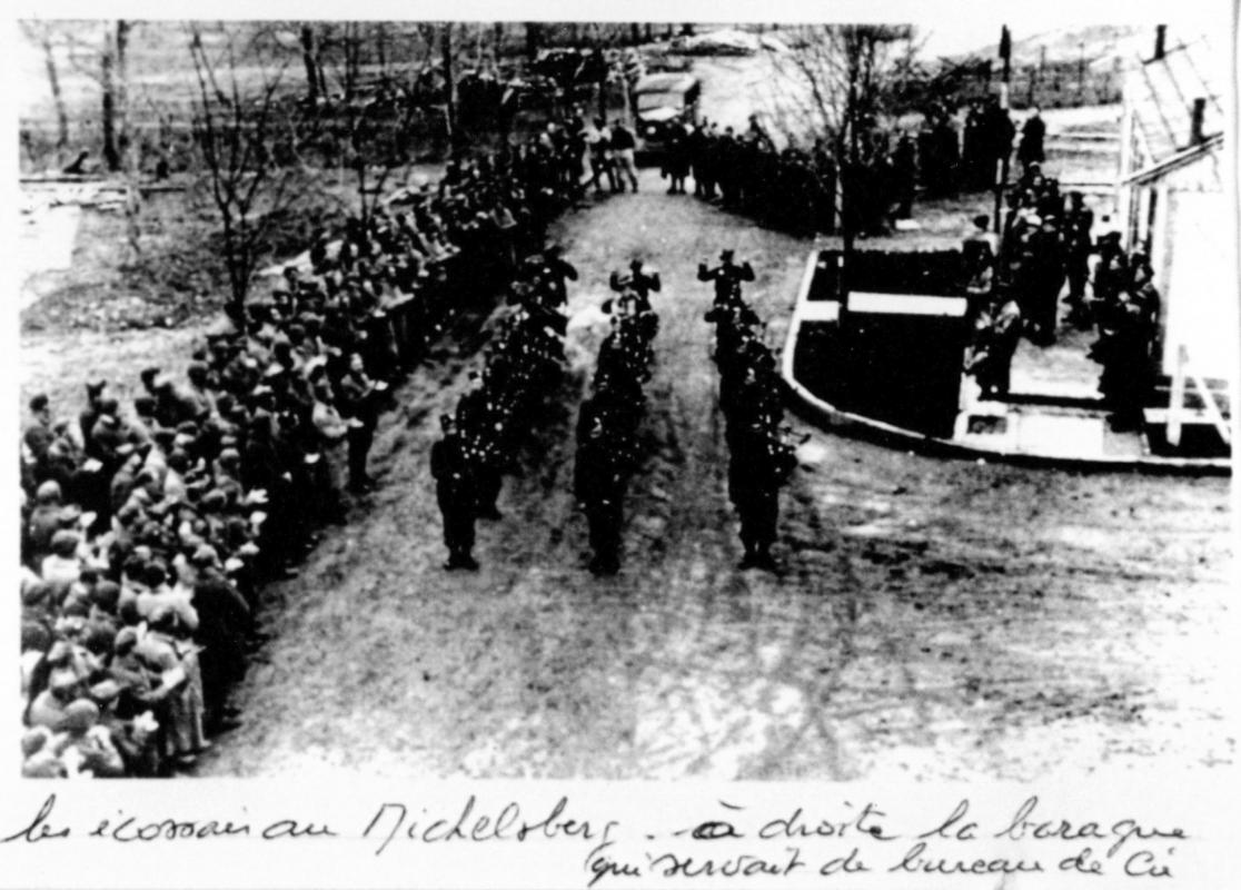 Ligne Maginot - MICHELSBERG - A22 - (Ouvrage d'artillerie) - Les écossais au Michelsberg
A droite la baraque qui servait de bureau de compagnie - SAUTERAY