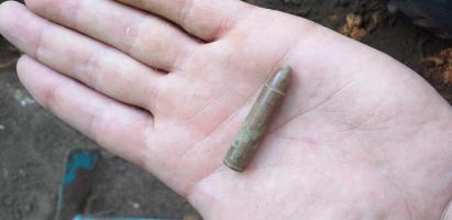 Ligne Maginot - MAISON FORESTIERE de RITTERSHOFFEN 5 (Cuve pour arme d'infanterie) - Munition trouvée lors du dégagement de la plateforme (U.S calibre 30 7.62x33 pour carabine M1)