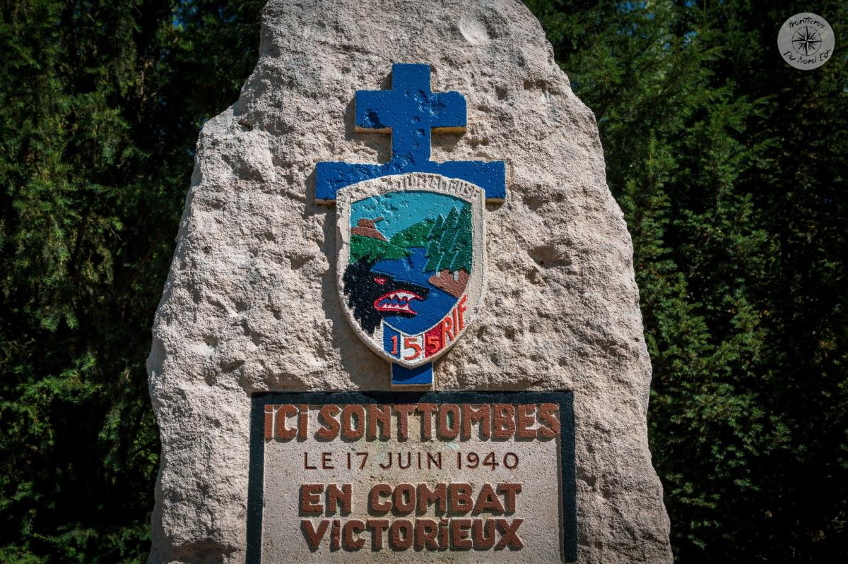 Ligne Maginot - Monument - En forêt de Gobessart (ST Mihiel), la stèle au Régiment Meuse - 155e régiment d'infanterie de forteresse, pendant le repli.