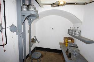 Ligne Maginot - ROHRBACH - FORT CASSO - (Ouvrage d'infanterie) - Bloc 1
Tourelle 2 AM (niveau inférieur, alvéole de préparation des casiers à obus de 25 & monte-charge)