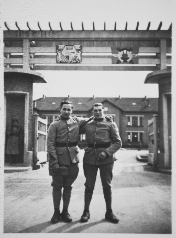 Ligne Maginot - DONCOURT - (Camp de sureté) - L'entrée du camp de Doncourt avec les in signes des 149° RIF et 152° RAP dont certaines unités y étaient cantonnées
