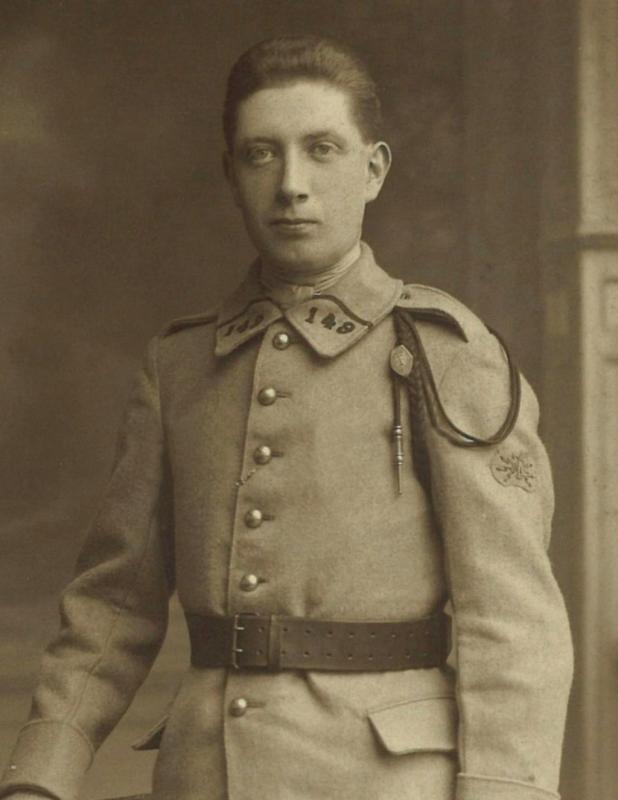 Soldat du 149° RIF en tenue d'apparat