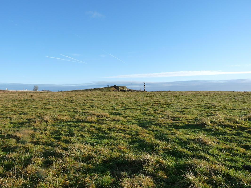 Ligne Maginot - BREHAIN OUEST (C2 DE L'OUVRAGE DE BREHAIN) - (Casemate d'infanterie - Simple) - Au loin...