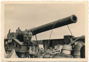 Ligne Maginot - ALVF - Canon de 340 mle 1912 sur berceau - La pièce  Mireille du 372 RALVF
Canon de 340 mm modèle 1912 sur affût à berceau Saint-Chamond