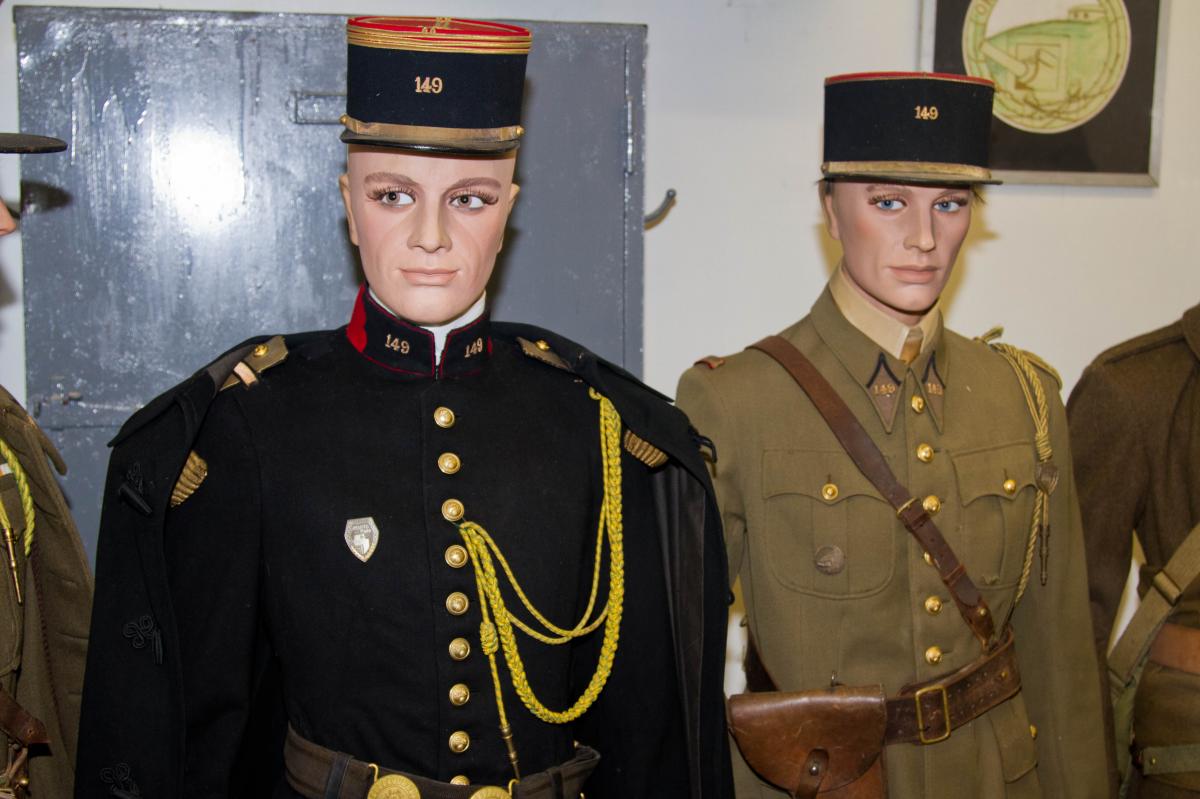 Ligne Maginot - Uniformes d'officiers du 149e RIF - Uniformes d'officiers du 149e RIF - Musée de Fermont