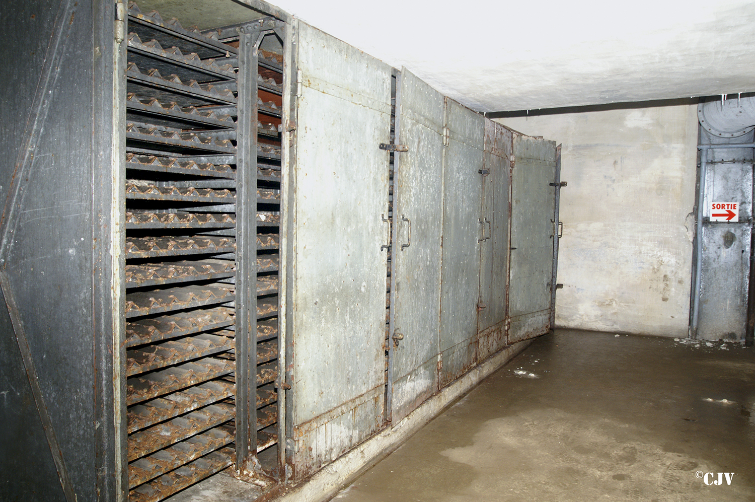 Ligne Maginot - ROCHE LA CROIX (RLC) - (Ouvrage d'artillerie) - Bloc 5
Les armoires à munitions