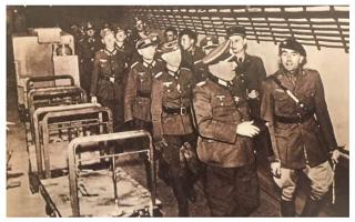 Ligne Maginot - GALGENBERG - A15 - (Ouvrage d'artillerie) - Visite de l'ouvrage remis aux occupants avec en tête le Cne de la Teyssonnière qui commandait l'ouvrage