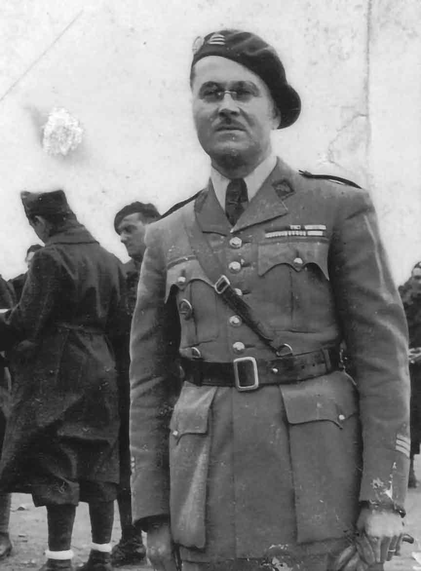 Ligne Maginot - 166° RIF - Capitaine Lhuisset - Le capitaine Lhuisset commandant la CEO du 166° RIF et l'ouvrage du Welschoff