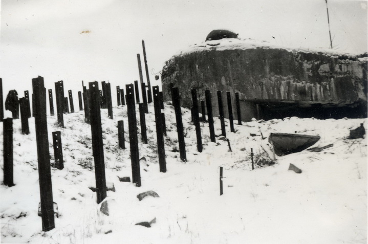 Ligne Maginot - FOUR A CHAUX - FAC - (Ouvrage d'artillerie) - Le bloc 6 sous la neige.
Vue prise durant l'occupation.
