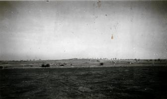 Ligne Maginot - WELSCHHOF - (Ouvrage d'infanterie) - Photo prise depuis l'ouvrage en direction de la casemate de Bining 
Photo US army - Apr 1945