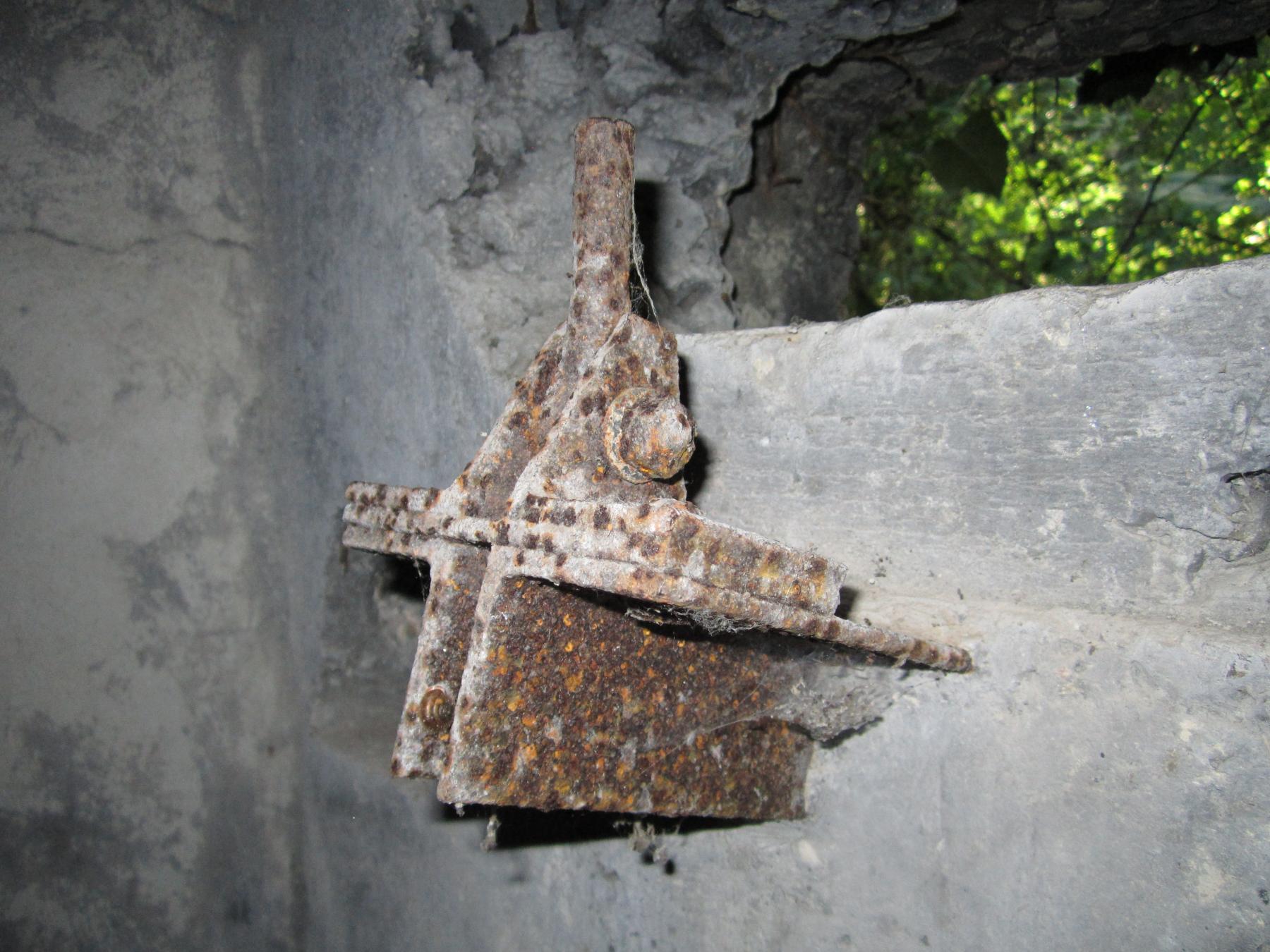 Ligne Maginot - HAUTE DIGUE 4 - (Blockhaus pour arme infanterie) - Détail support FM - G.Fuchs