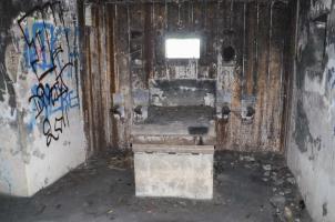 Ligne Maginot - 85 - HASELBERG - (Casemate d'infanterie - double) - Chambre de tir mitrailleuse ouest dirigée sur la casemate 86 Aschenbach.