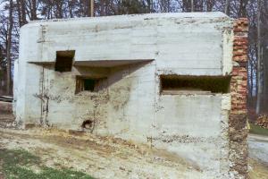 Ligne Maginot - BETTLACH NORD 4 - (Blockhaus pour arme infanterie) - Ouvrage camouflé dans une grange. 
Grange détruite en 1992