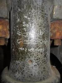 Ligne Maginot - LA FERTE - (Ouvrage d'infanterie) - Bloc 2
Etage intermédiaire de la tourelle pour deux AM
Marquage de la lunette (n° 15)