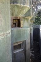 Ligne Maginot - ROQUEBRUNE - CORNILLAT - (Ouvrage d'artillerie) - Bloc 3
Vue en enfilade du fossé diamant. Au niveau supérieur les créneaux de 75. En contrebas les créneaux de 81.