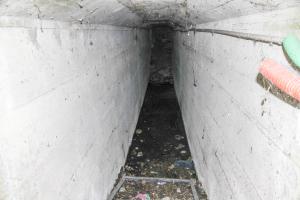 Ligne Maginot - G76 - VILLAGE-NEUF BERGE 8 - (Blockhaus pour arme infanterie) - Dans la fosse de l'entrée, galerie d'accès bétonnée. Vu l'emplacement du bloc, ce n'était pas du superflu