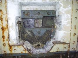 Ligne Maginot - BIESENBERG SOMMITALE - (Casemate d'infanterie - Simple) - L'un des créneaux dans l'intérieur