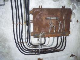 Ligne Maginot - BIESENBERG SOMMITALE - (Casemate d'infanterie - Simple) - Restes du central téléphonique