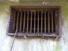 Ligne Maginot - BIESENBERG 6 - (Blockhaus pour arme infanterie) - Ventilation à l'entrée