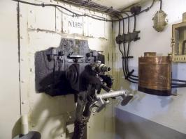 Ligne Maginot - LA FERTE - (Ouvrage d'infanterie) - Bloc 1
Jumelage de mitrailleuses Reibel MAC 31 en position dans la trémie