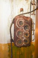 Ligne Maginot - LA FERTE - (Ouvrage d'infanterie) - Bloc 2
Etage inférieur de la tourelle pour deux AM
Le tableau électrique alimentant la tourelle