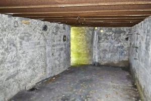Ligne Maginot - CHARRIERE 1 (SOUS-QUARTIER OUEST) - (PC de Sous-Quartier) - Intérieur vers l'entrée nord.