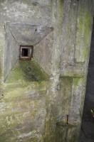 Ligne Maginot - COL DE NEUNEICH - (Abri) - Créneau de tir coté extérieur. On voit les resserves pour les charnières des portes