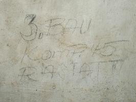 Ligne Maginot - HAUT POIRIER - (Ouvrage d'infanterie) - Inscription allemande de 1940

3. Bau Kompanie 45
Rastatt

Cela signifie :
3ème Compagnie des Baubataillion 45 de Rastatt (pionniers et génie)
Cette unité a été utilisée pendant et après les combats de juin 1940 pour réparer et restaurer les infrastructures