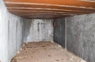 Ligne Maginot - NEUNEICH (SOUS-QUARTIER CENTRE) - (PC de Sous-Quartier) - La pièce unique vers l'Est avec la boite de raccordement du téléphone