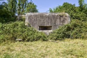 Ligne Maginot - PONT CANAL SUD - (Blockhaus pour arme infanterie) - Façade sud et son créneau