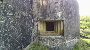 Ligne Maginot - VERRERIES (DES) - (Blockhaus pour arme infanterie) - Détail du créneau mitrailleuse Est