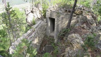 Ligne Maginot - CLOT DU POIN 1 - (Blockhaus pour arme infanterie) - Entrée du bloc et fosse d'accès au bloc inférieur