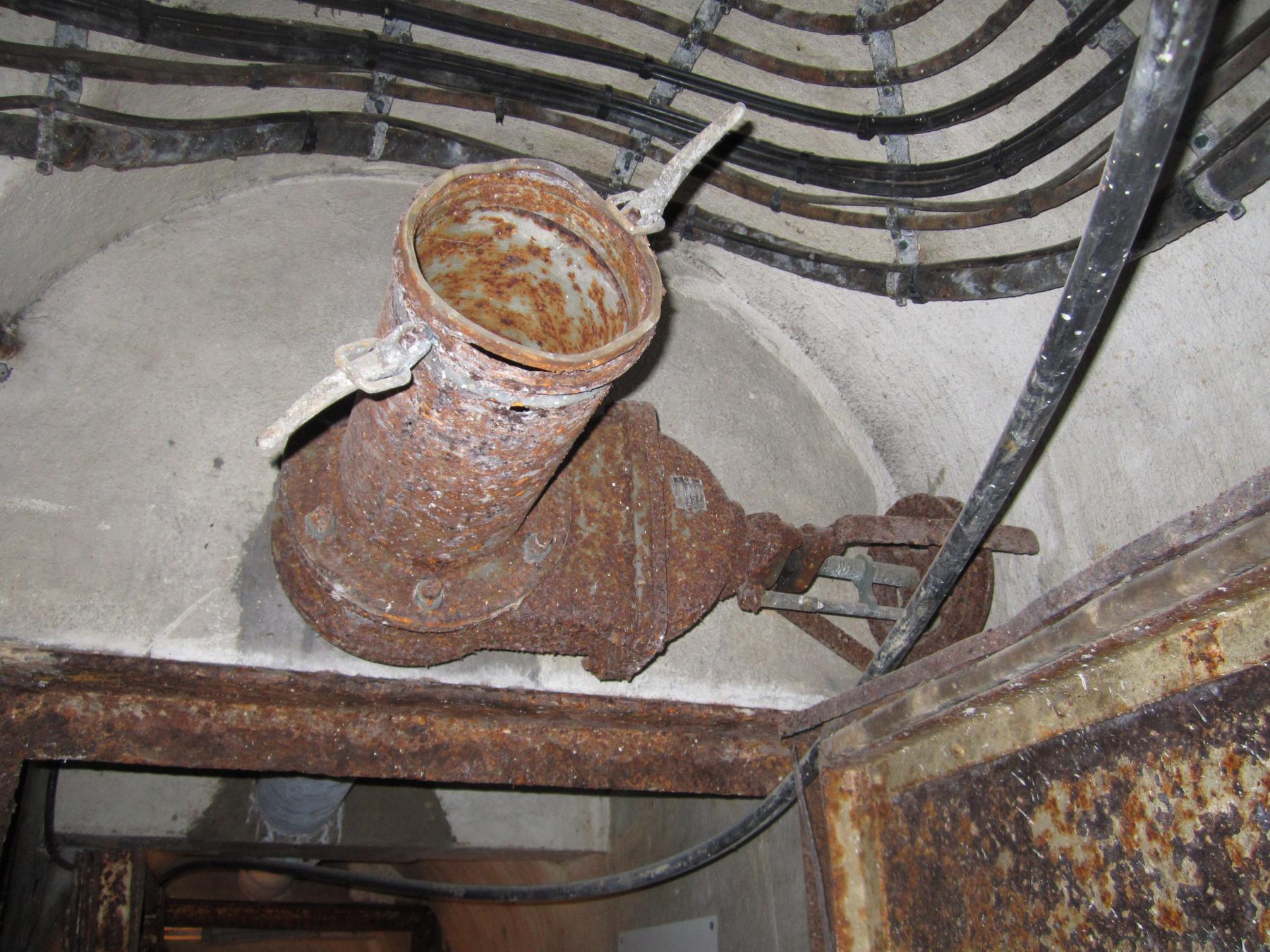 Ligne Maginot - LA FERTE - (Ouvrage d'infanterie) - Prise d'air sur la galerie de l'égout visitable