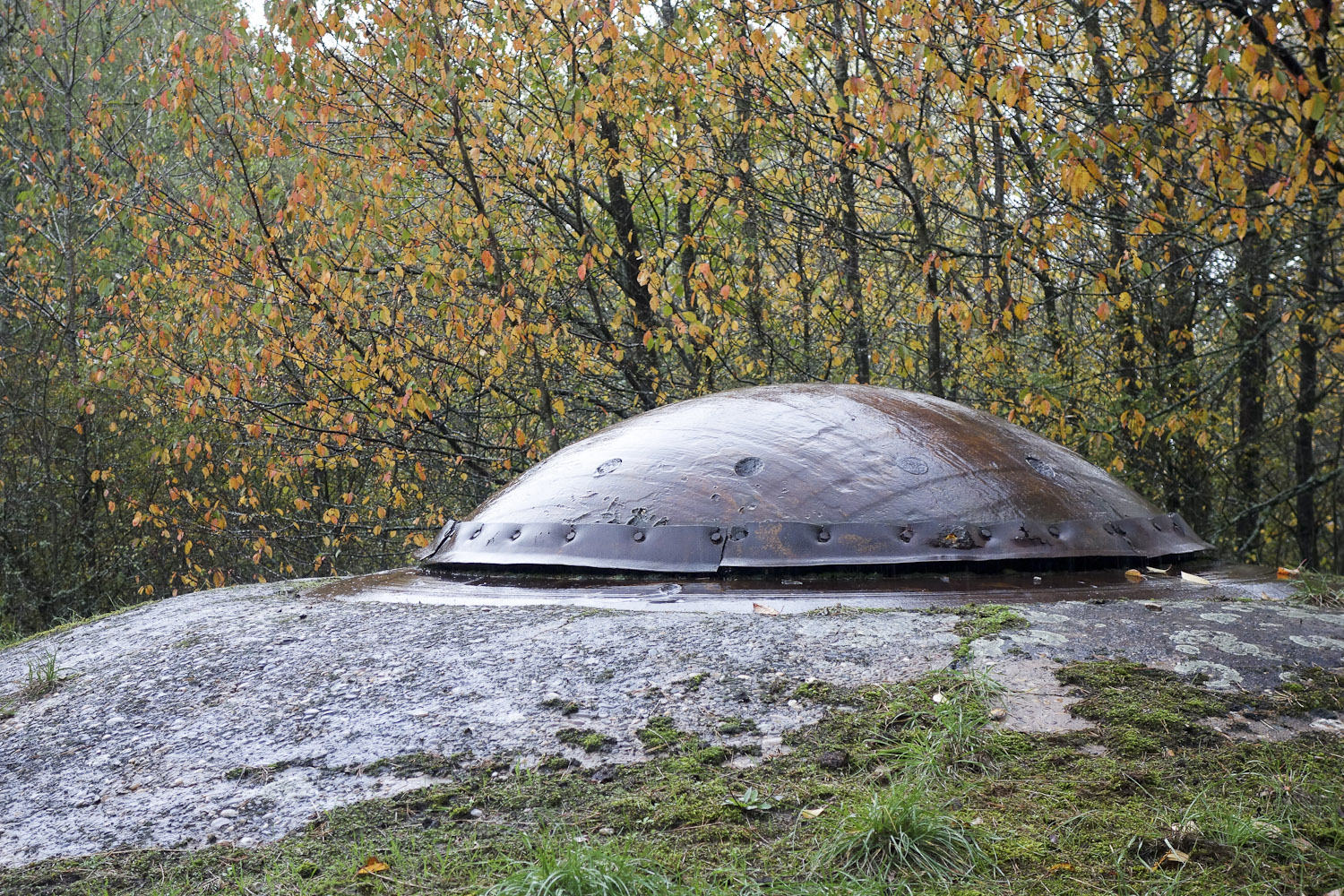 Ligne Maginot - SIMSERHOF - (Ouvrage d'artillerie) - Bloc 1 
Tourelle mitrailleuse éclipsée