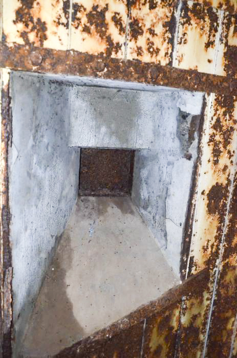 Ligne Maginot - WILLERHOF (BATTERIE DE) - (Position d'artillerie préparée) - Abri
Créneau de tir FM de gauche - D. Froehly