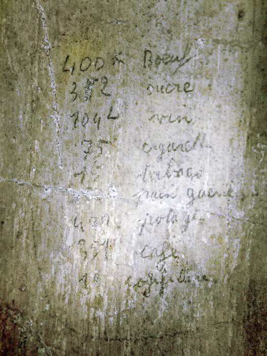 Ligne Maginot - BIESENBERG SOMMITALE - (Casemate d'infanterie - Simple) - Inventaire des vivres
Crayonné sur le mur du local de stockage
