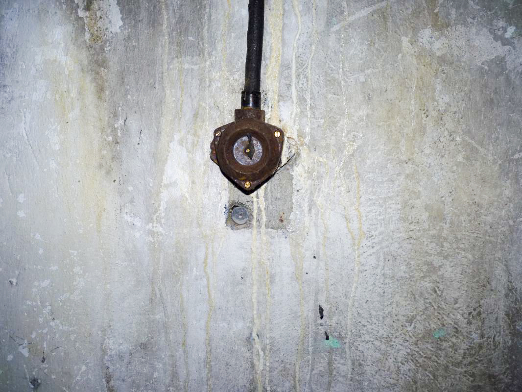 Ligne Maginot - BIESENBERG SOMMITALE - (Casemate d'infanterie - Simple) - Restes du central téléphonique
